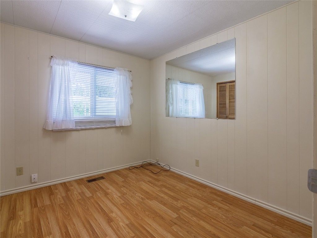 listing image 16518226303262308554