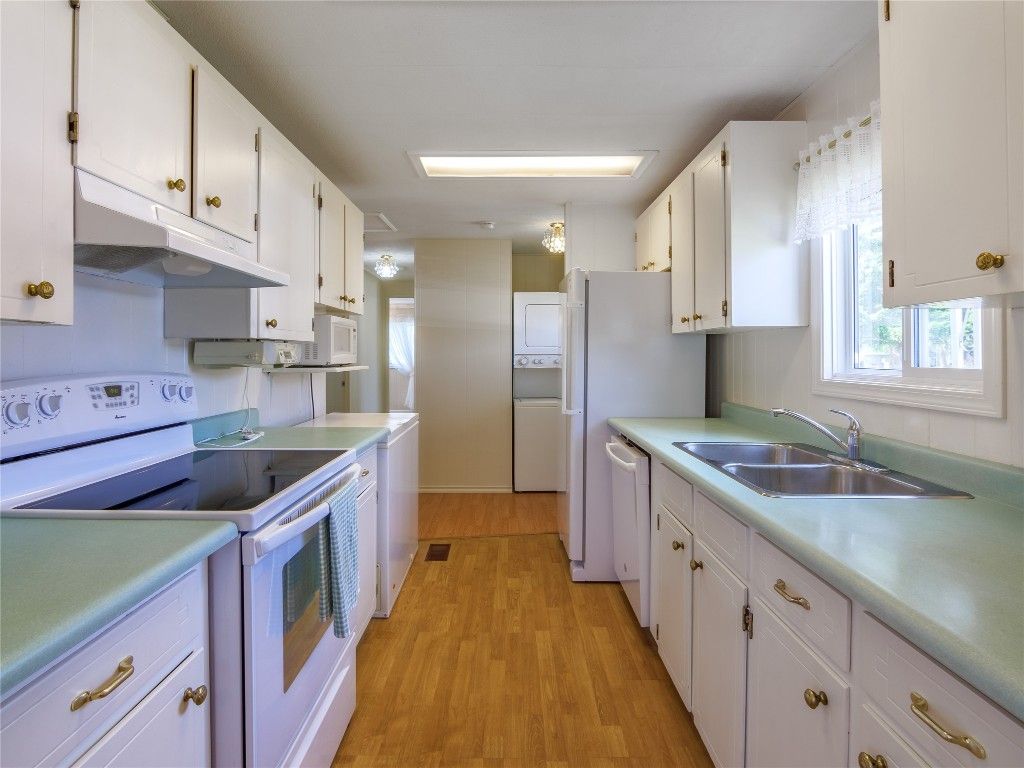 listing image 16515683659280025280