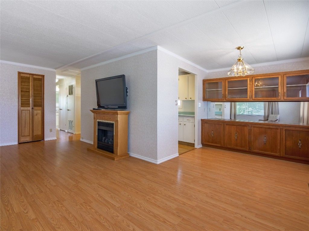 listing image 16512946814451027954