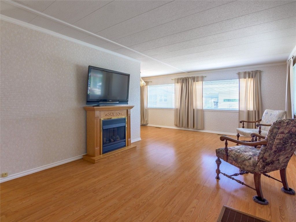 listing image 16513955266096467694