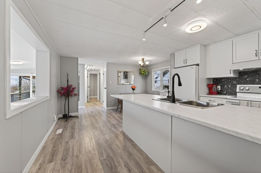 listing image 16517999554506931562