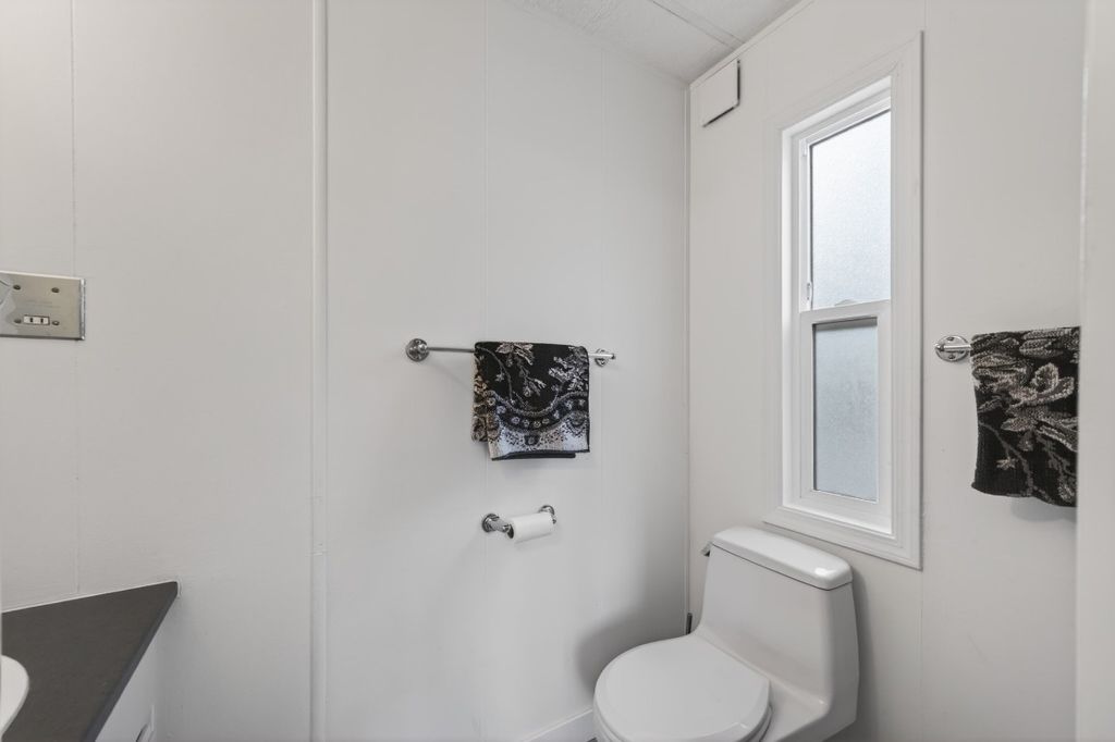 listing image 16512811266632937618