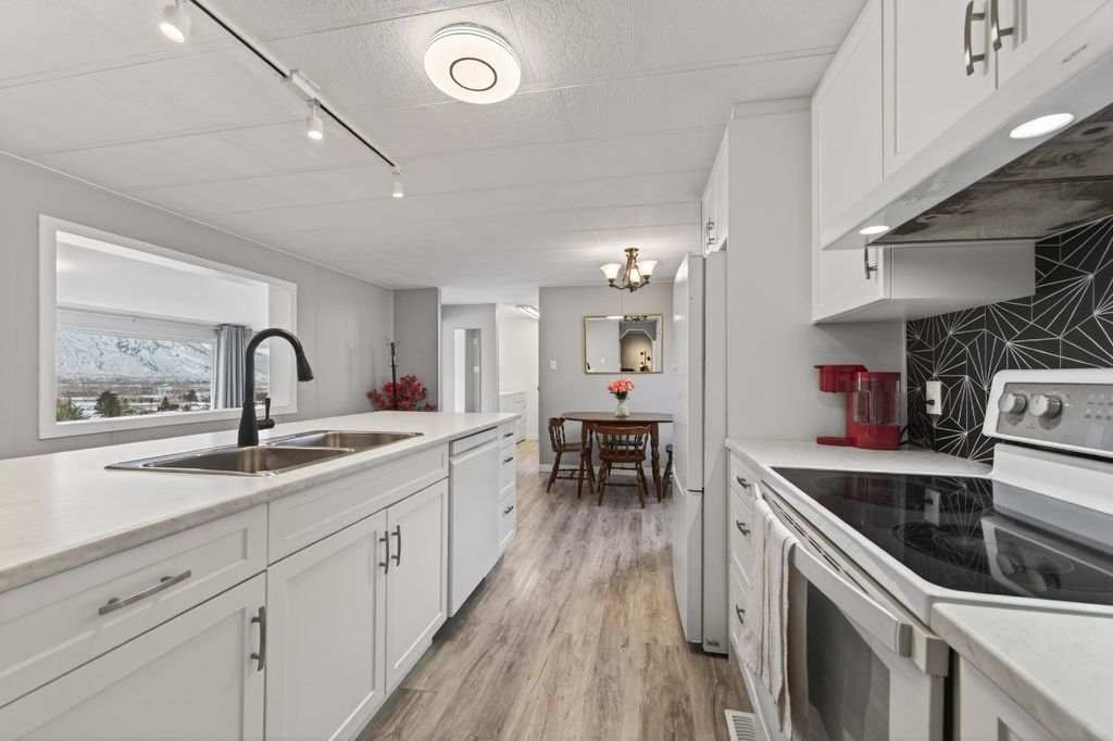 listing image 16518173511430458593