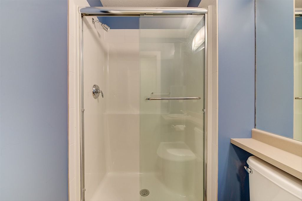 listing image 16517489898239095593