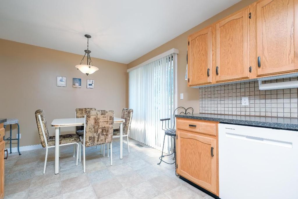 listing image 16516032681196161812
