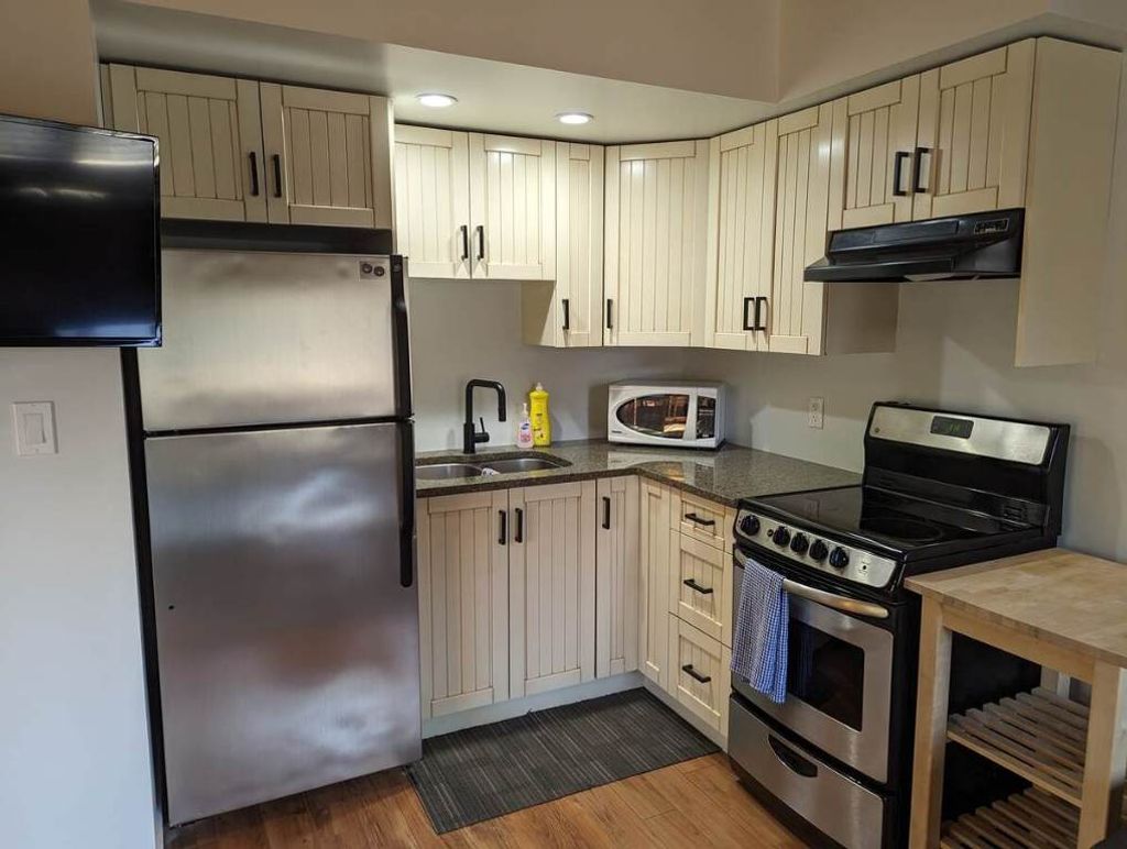 listing image 16514636272243078331