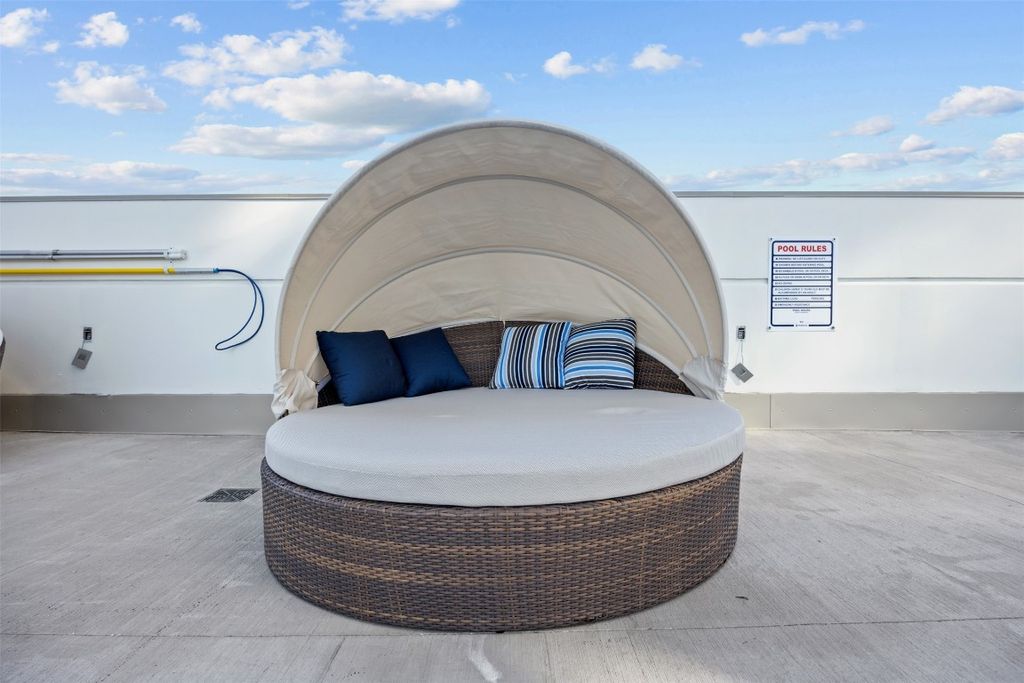 listing image 16511954339000551003