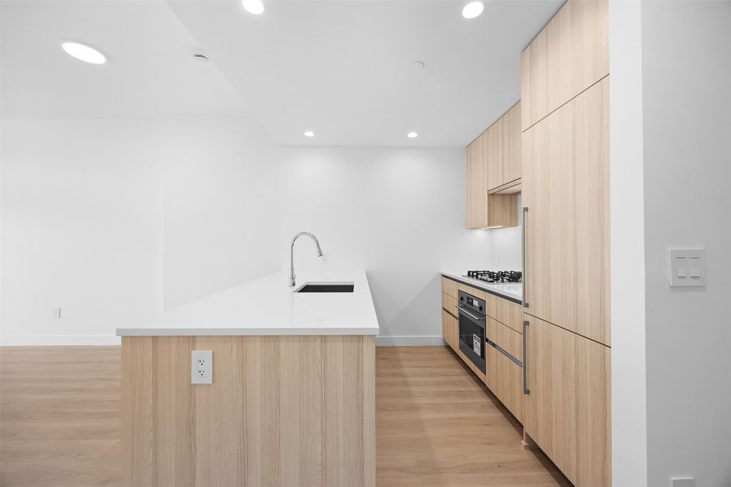 listing image 16519430751977442058