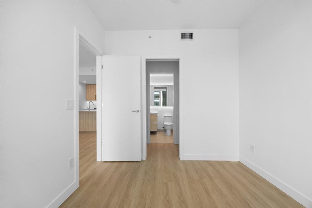 listing image 16516647020080408143