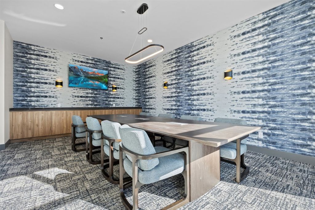 listing image 16511127761686748592