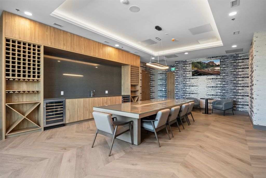 listing image 16512468589280222834