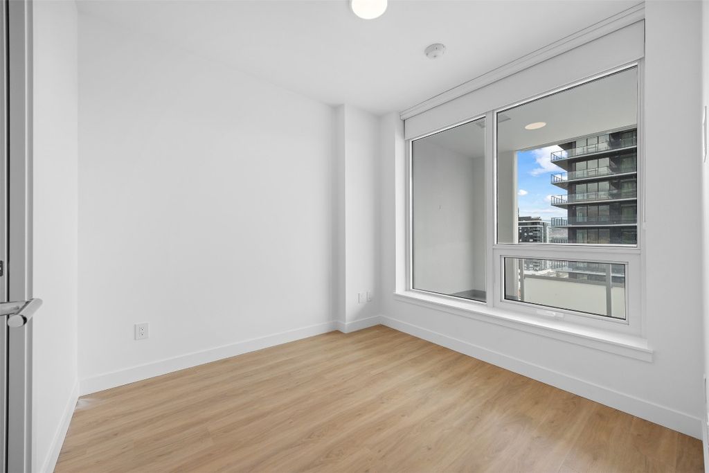 listing image 16516851220814216654