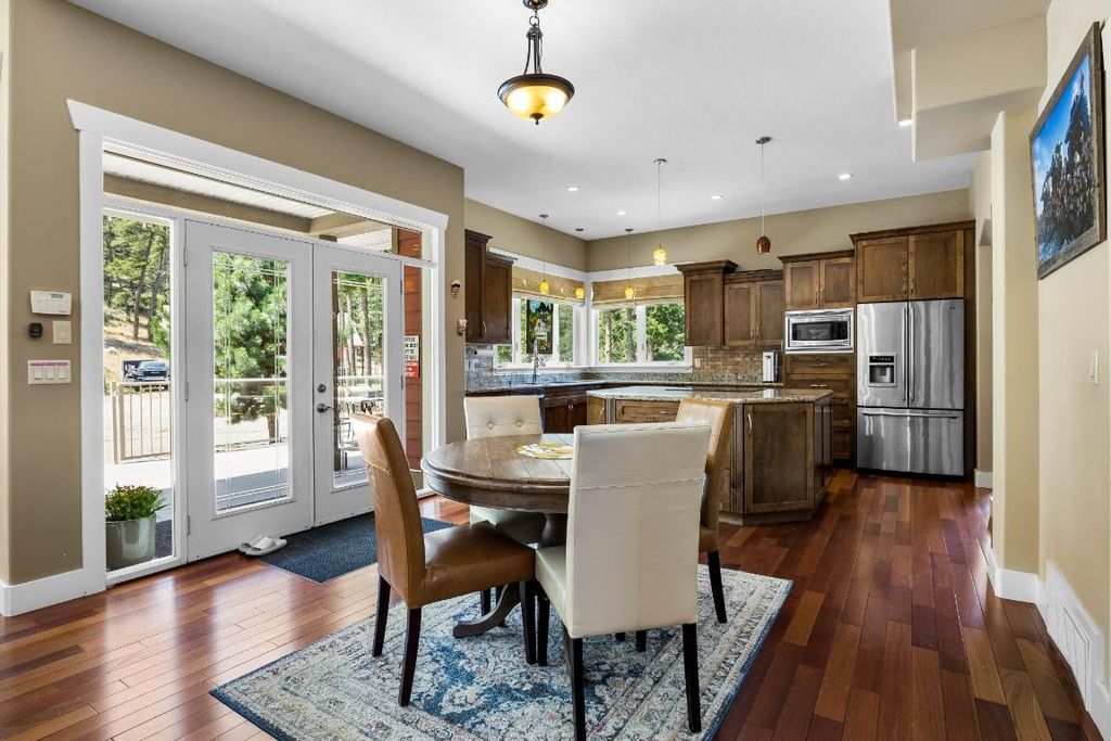 listing image 16519708129259252493