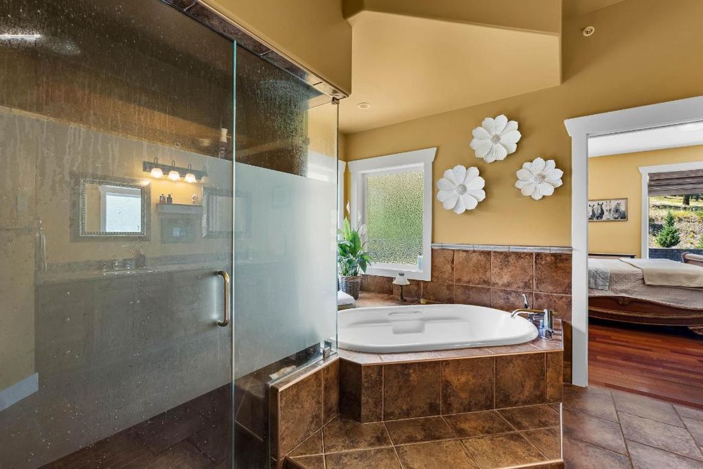 listing image 16517343046852271958