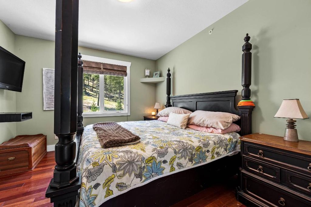 listing image 16518621318209463936
