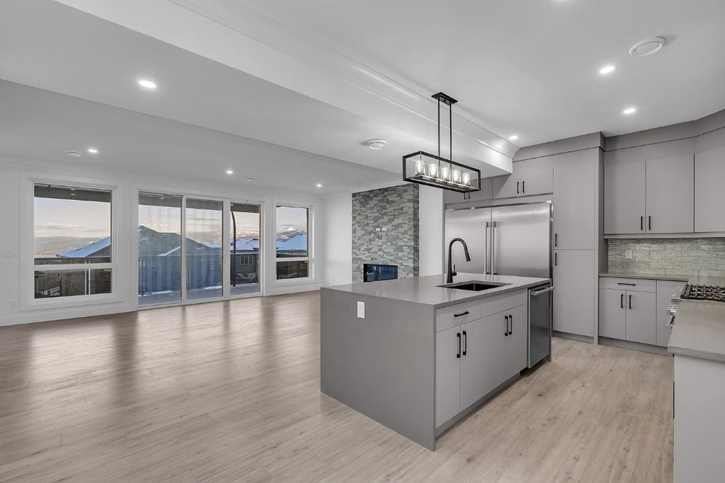 listing image 16517890280865837270