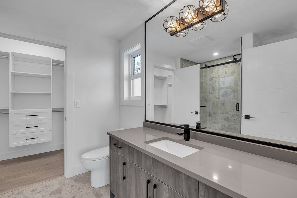 listing image 16518210597832925305