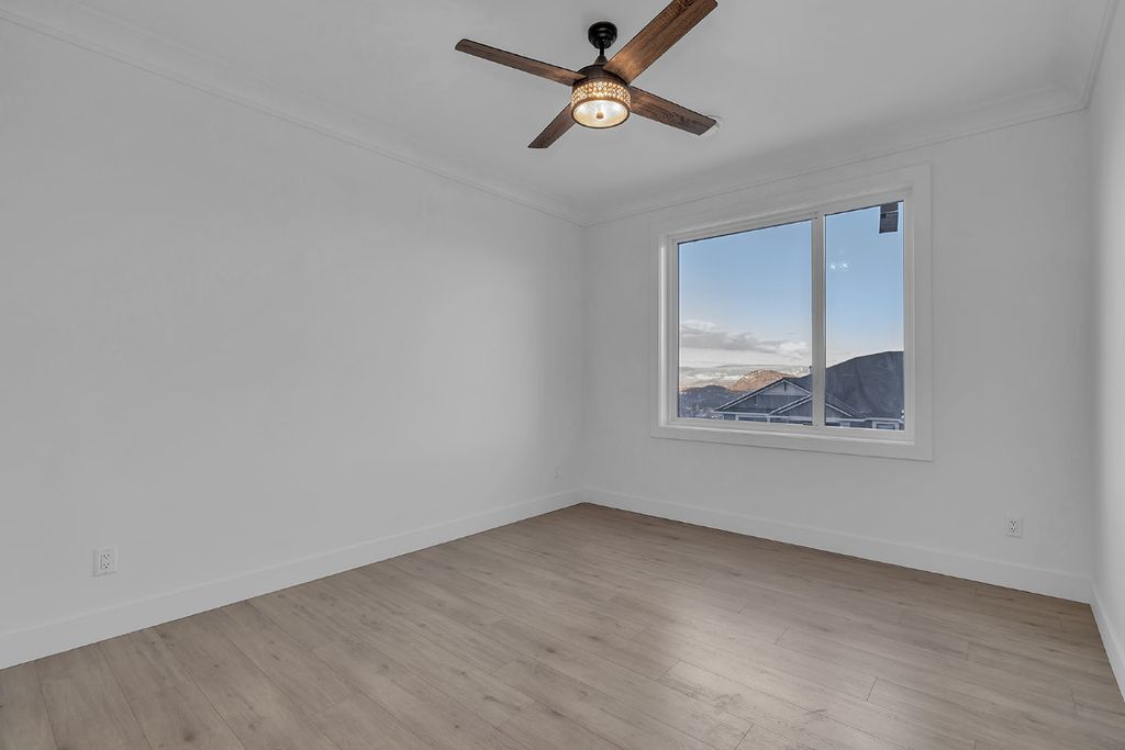 listing image 16518007283879260596