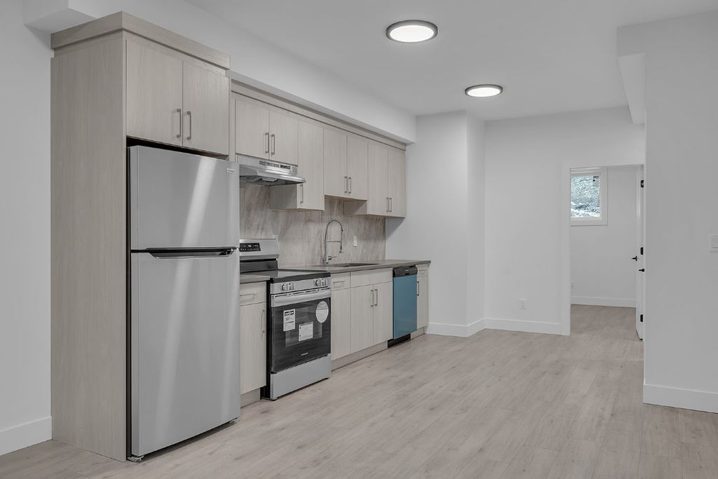 listing image 16510467784911135742