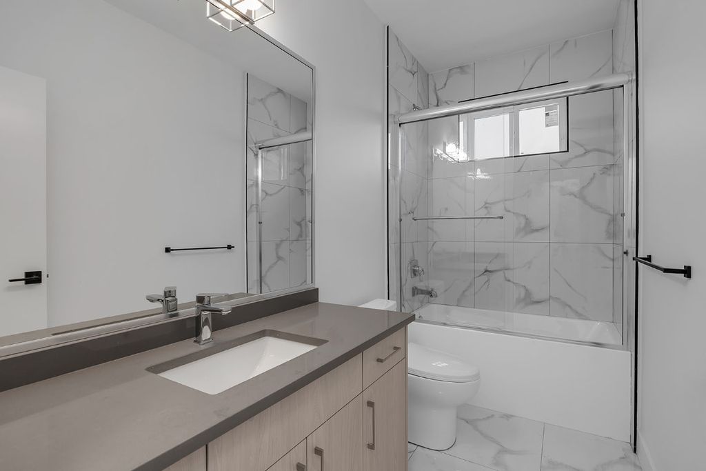 listing image 16513744058495803320