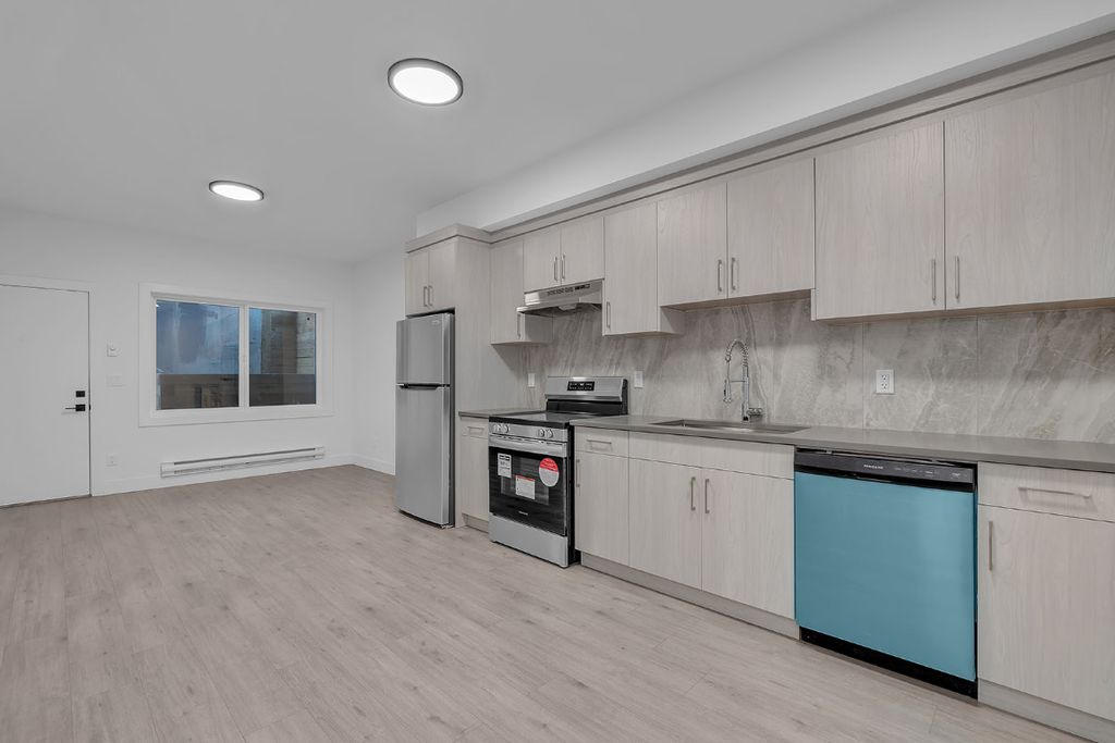 listing image 16513572315685454534