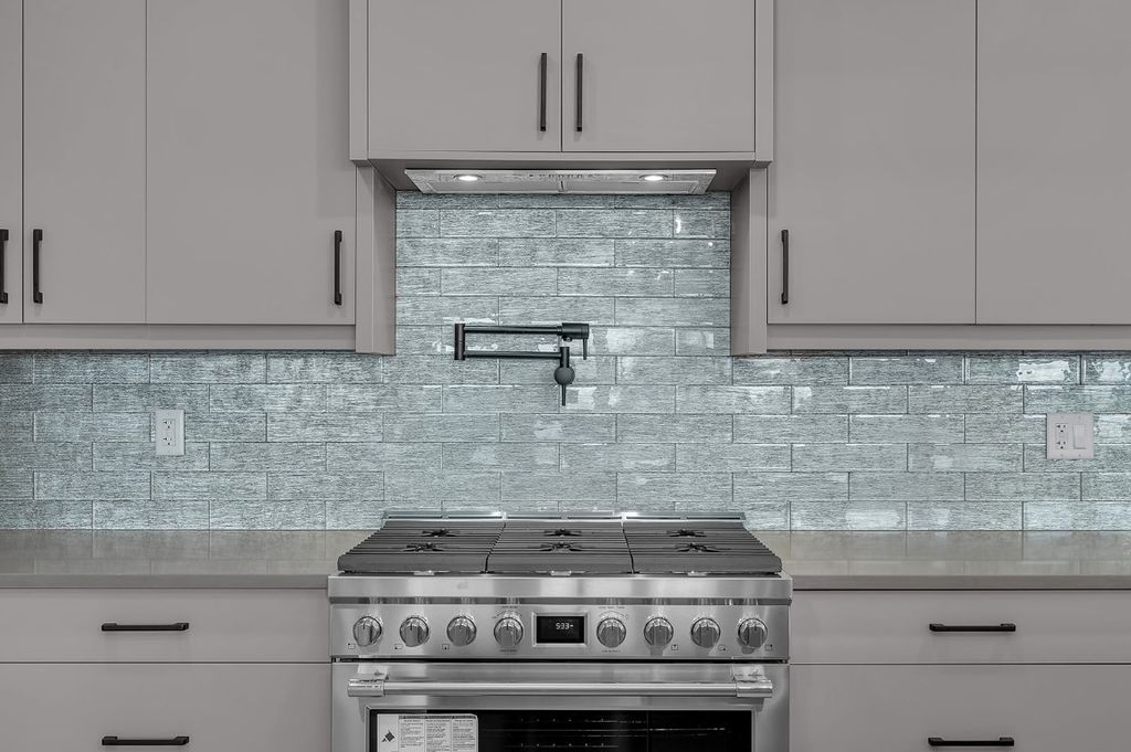 listing image 16519407013170909508