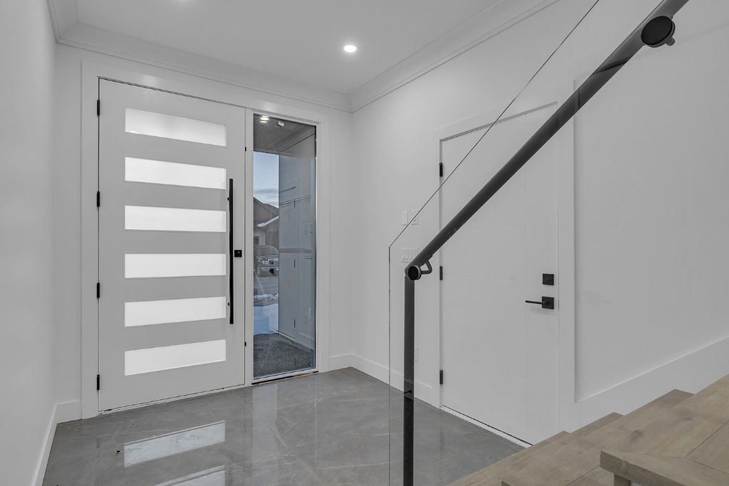 listing image 16519187644335753919