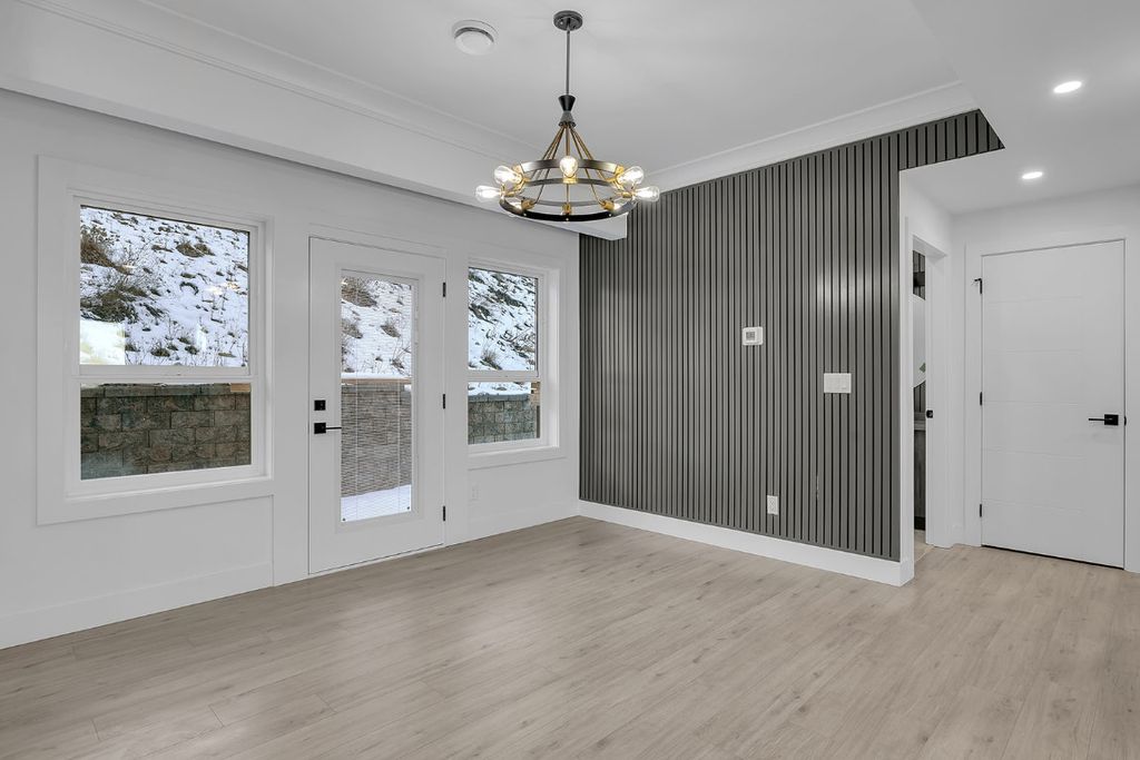 listing image 16512395312435402185