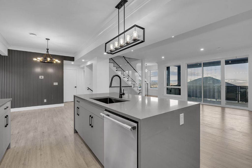 listing image 16511394307384873012