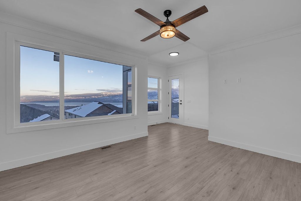 listing image 16510220361806552796