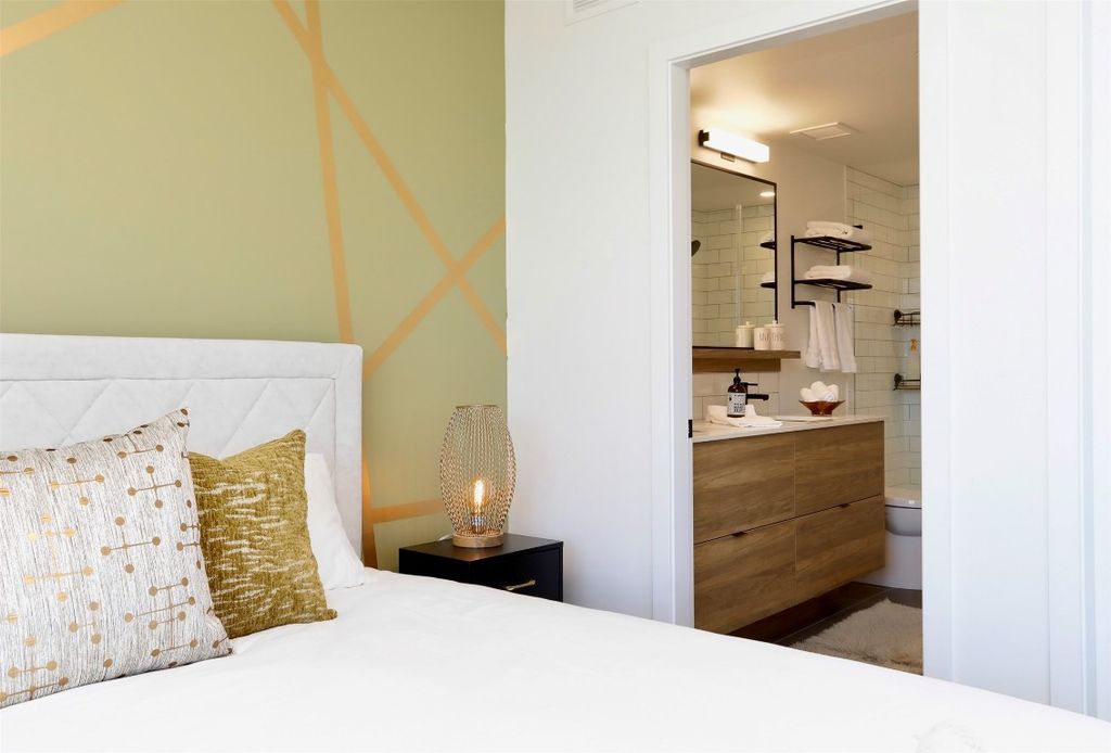 listing image 16510011691354505300