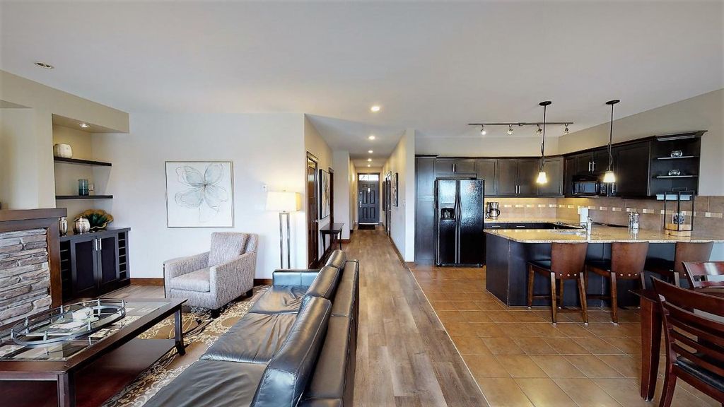 listing image 16519171725693173358
