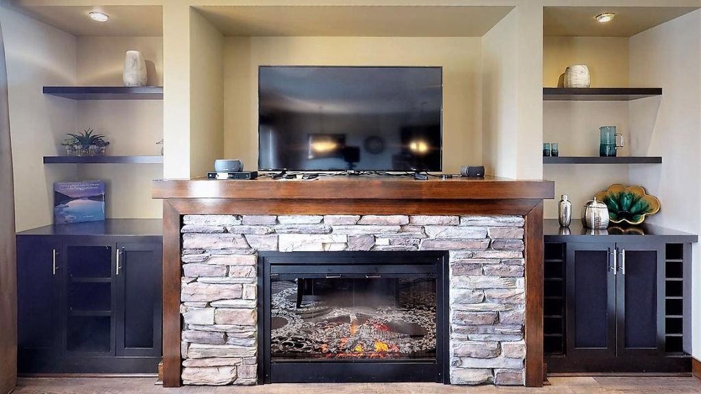 listing image 16519442279197624123