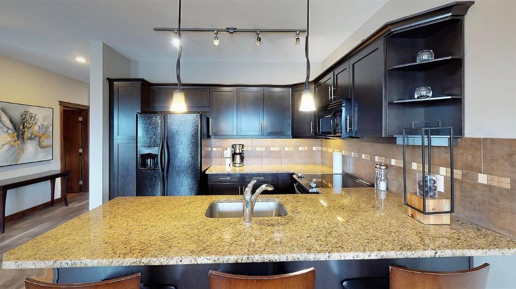 listing image 16513721885758961714