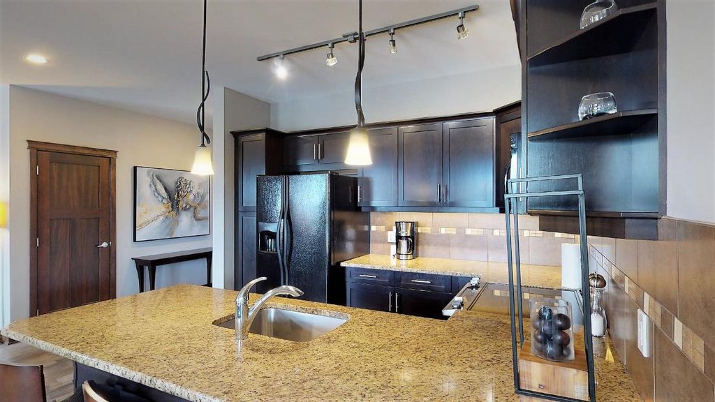 listing image 16514978412092513032