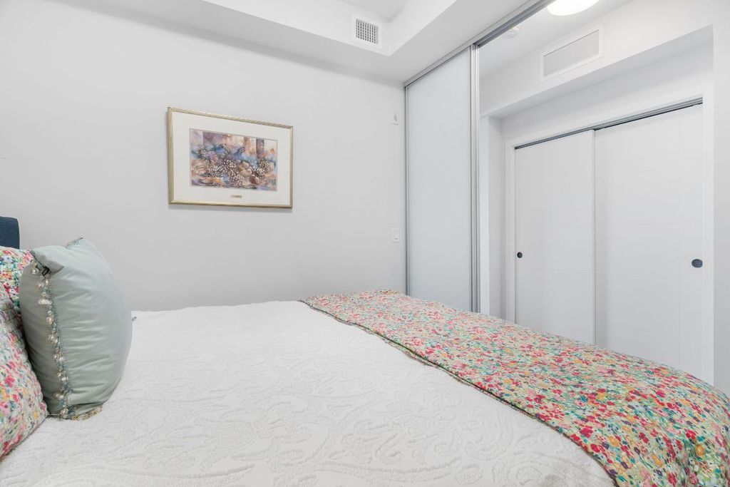 listing image 16514733815231413001