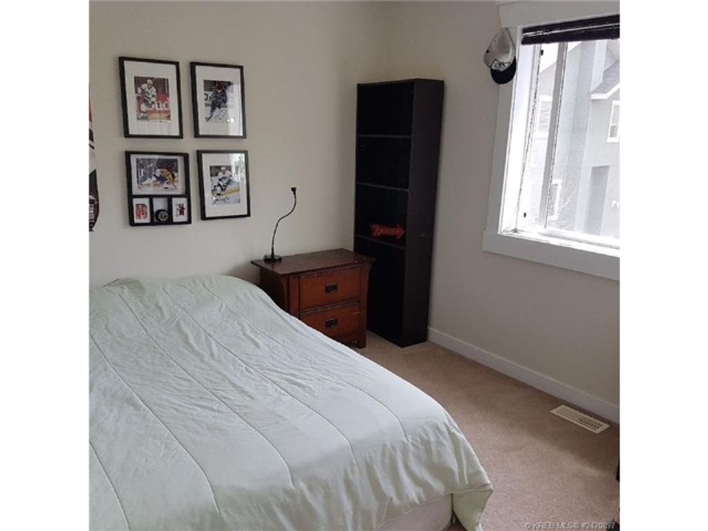 listing image 16518875440218874509