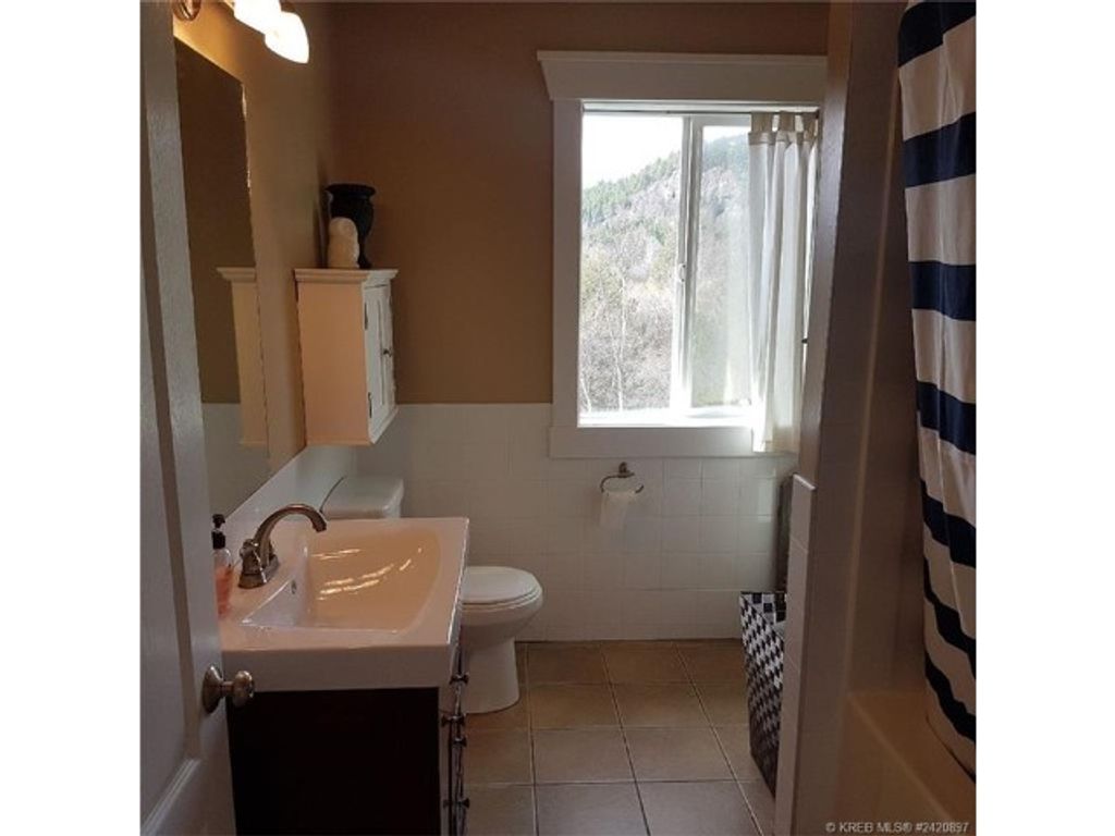 listing image 16512563032251943679
