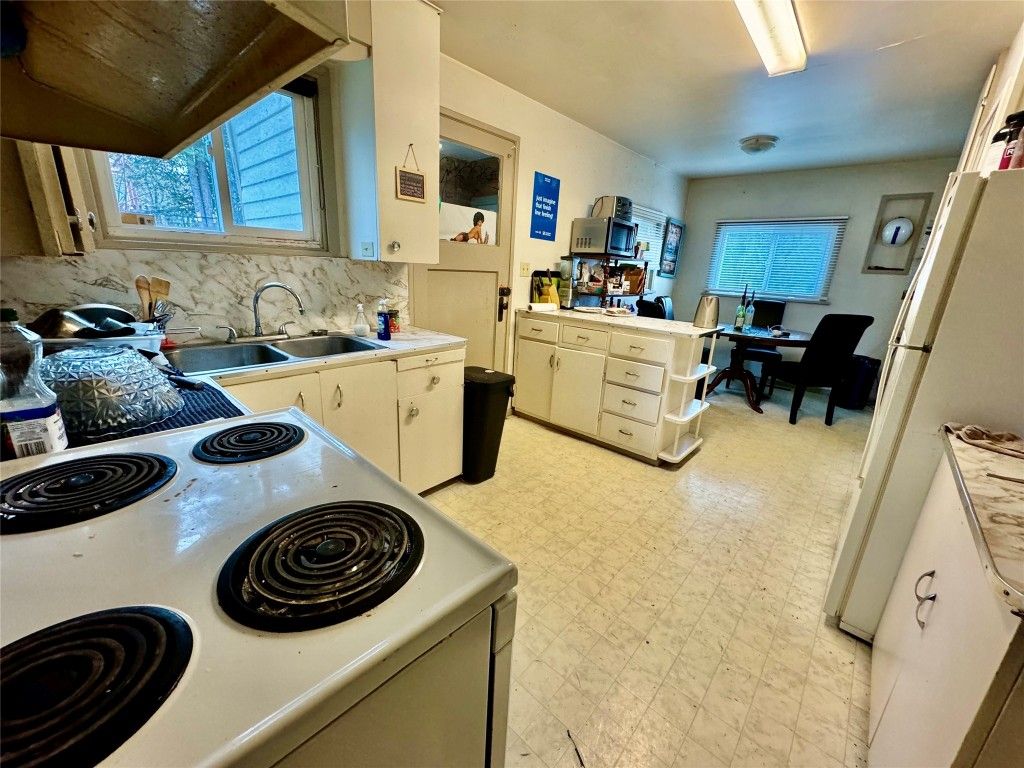 listing image 16510225685736108053