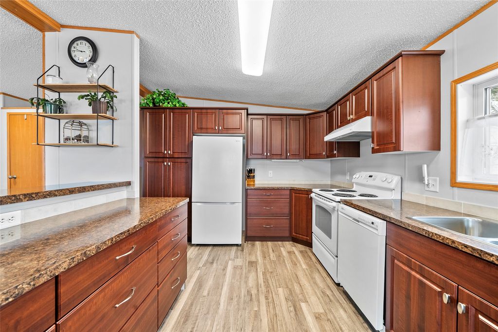 listing image 16516520691723316887