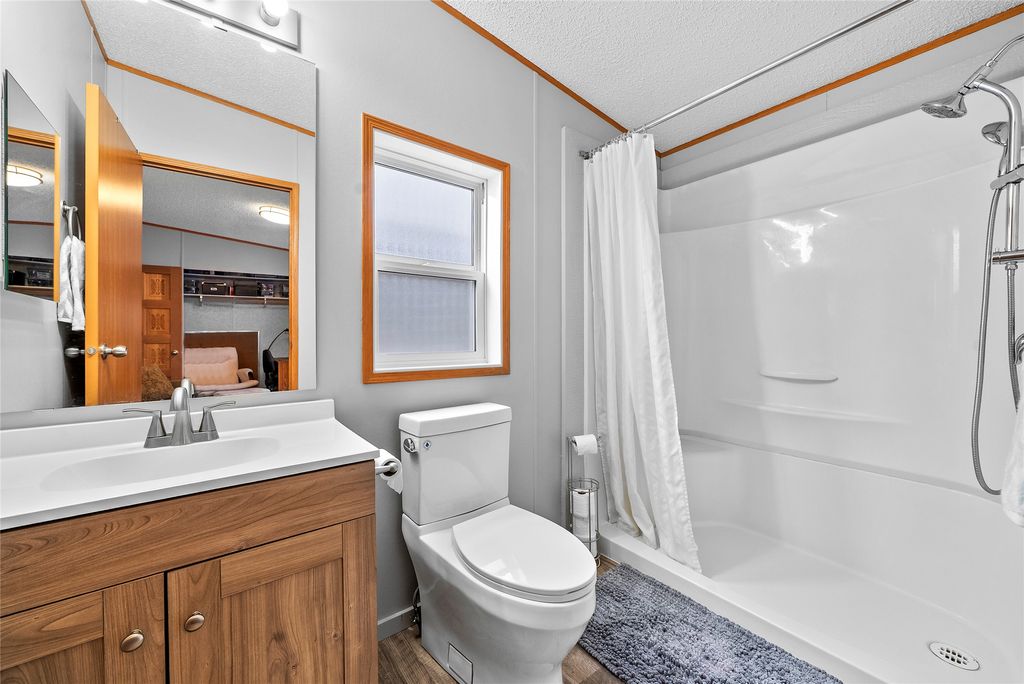 listing image 16518583564870155660