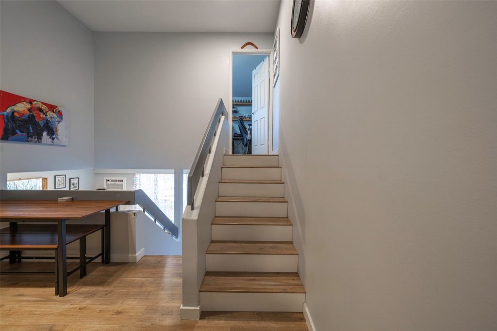 listing image 16510220885484138634