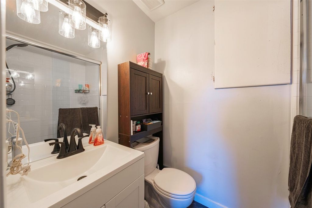 listing image 16514557829233896761