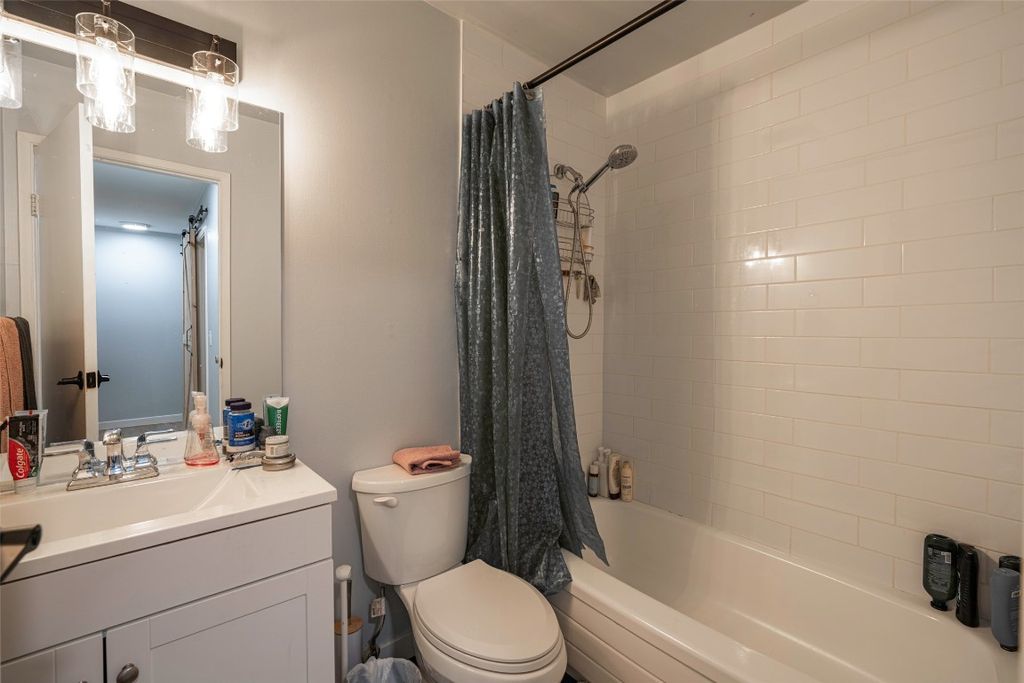listing image 16516162900857650656