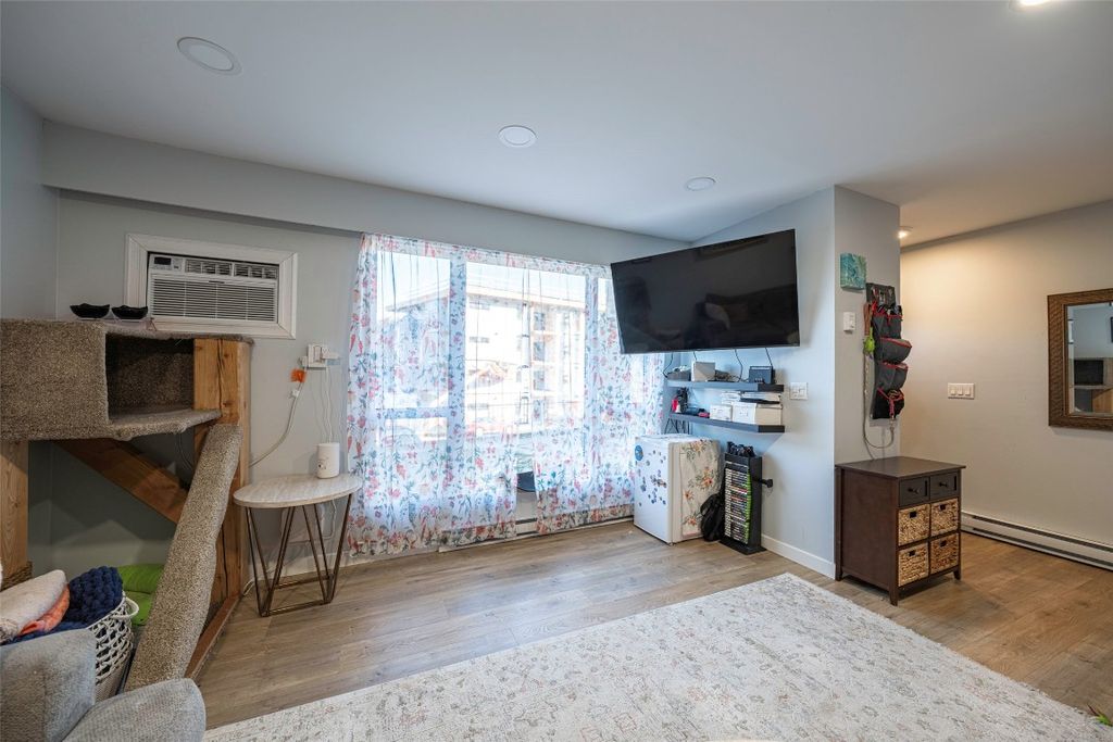 listing image 16513881742226893663