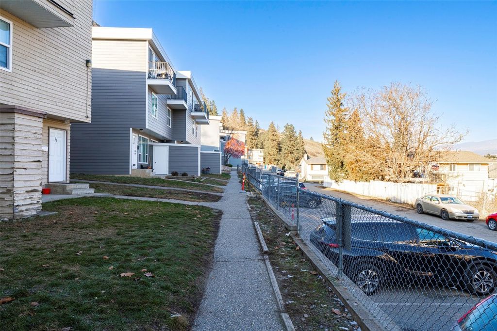 listing image 16515765494165285428