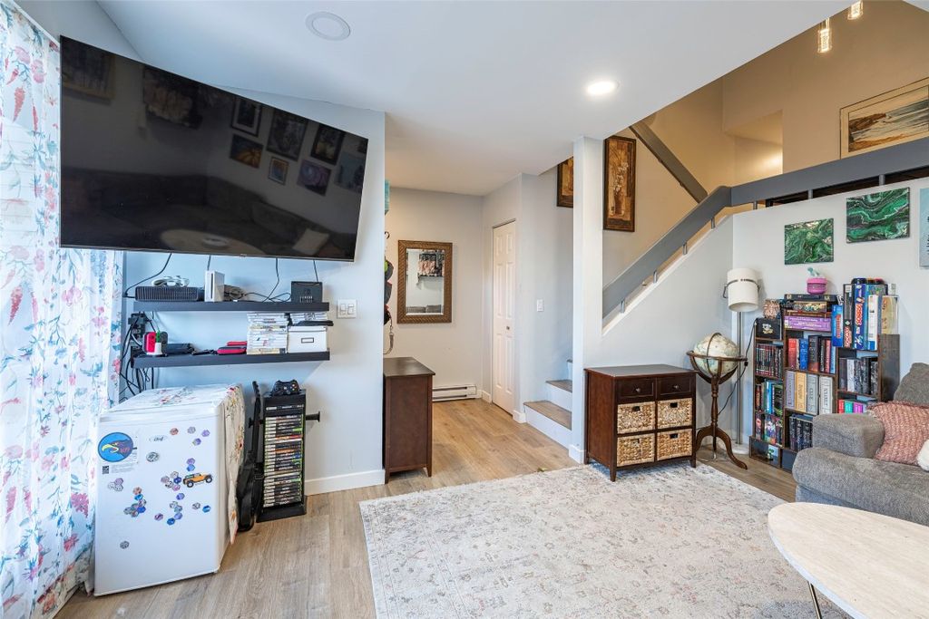 listing image 16511433209537369603