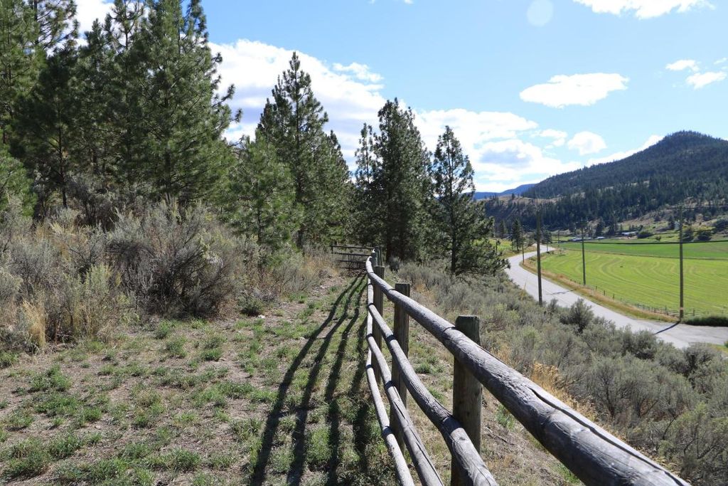 listing image 16513921069505898815