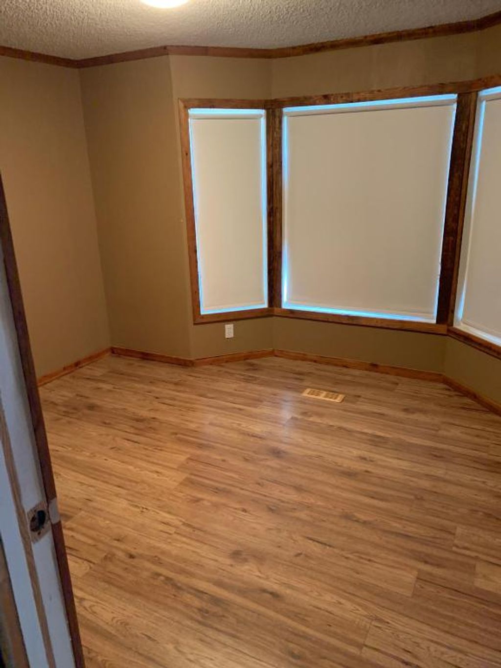 listing image 16519550877003099038