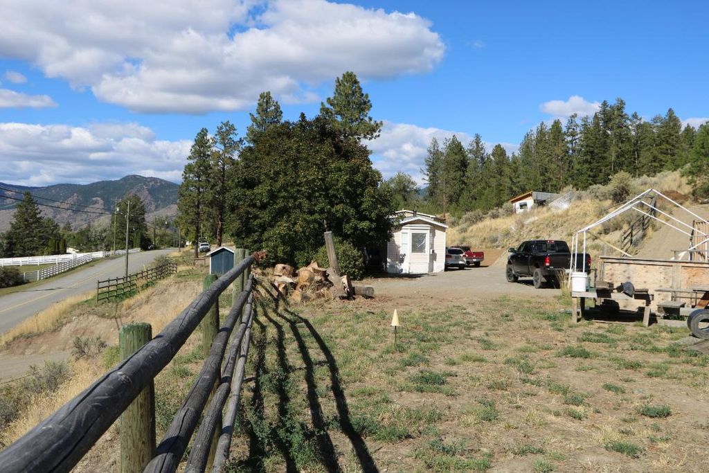 listing image 16514603560158258662